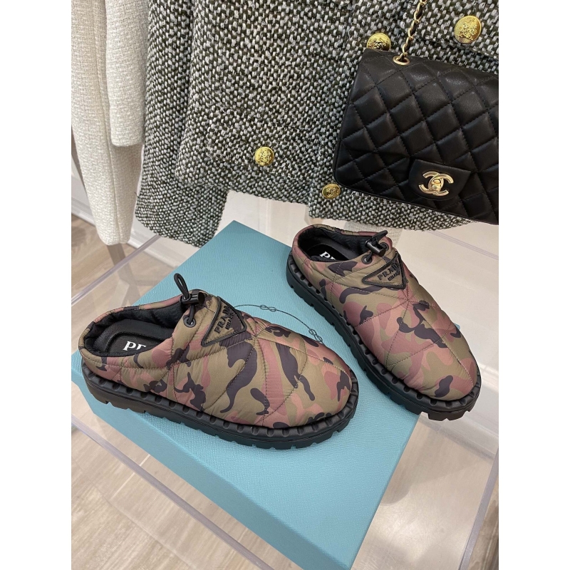 Pra*a slippers